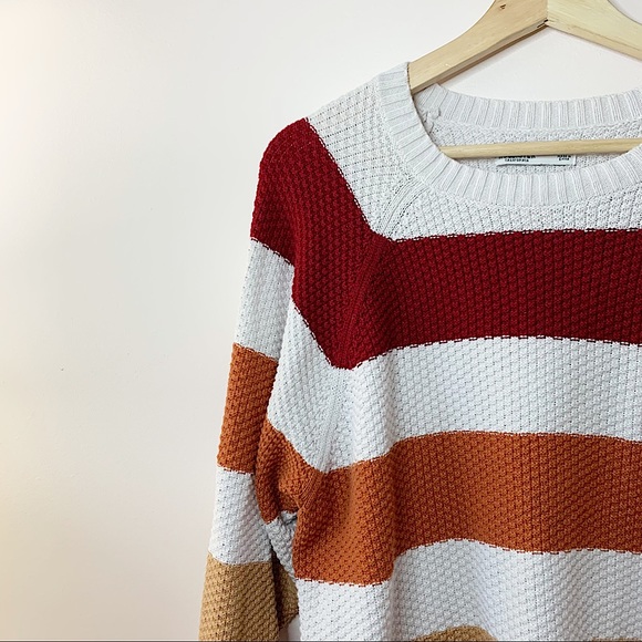 Three tone cropped knit crew π€ - Picture 5 of 8